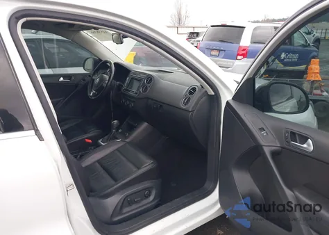 2017 Volkswagen Tiguan 2.0T Sport z USA, uszkodzony, nr VIN WVGUV7AX6HK013449